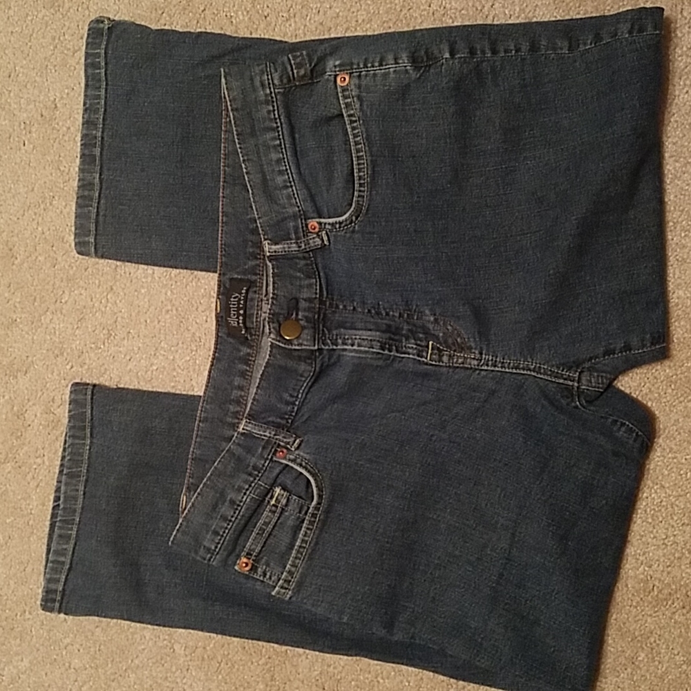 Identity by Lord and Taylor capri jeans